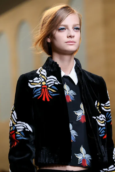 Look 30